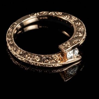 ART JEWELLERY TUSCANY - Contrariè grabado en oro 