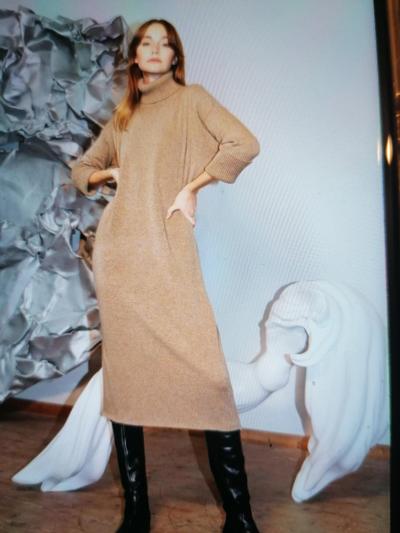 BANCHELLI - Elegante abito a collo alto 