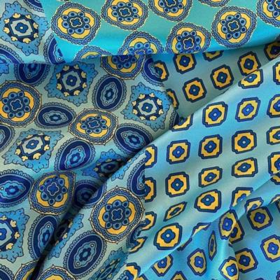 BEA ON THE LAKE - Corbatas de seda vibrantes 