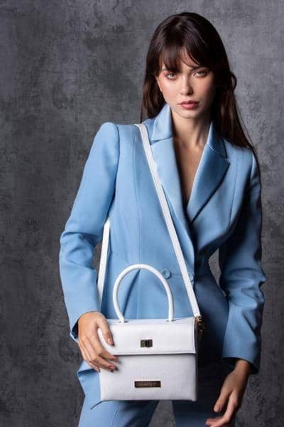 Итальянская белая кожаная сумка для перепродавцов с ремешком