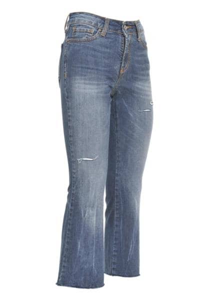 B. WHICH - Jeans acampanados 