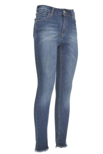 B. WHICH - Jeans slim 