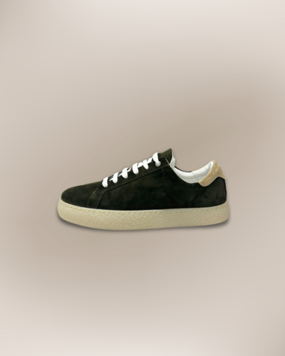 Italian suede sneaker for resellers wholesale black and beige