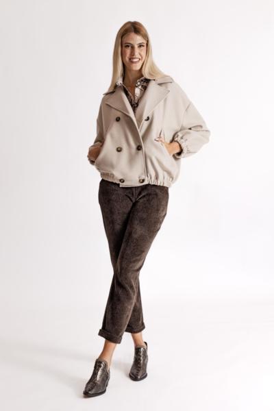 Abrigo beige italiano al por mayor para revendedores, elegante