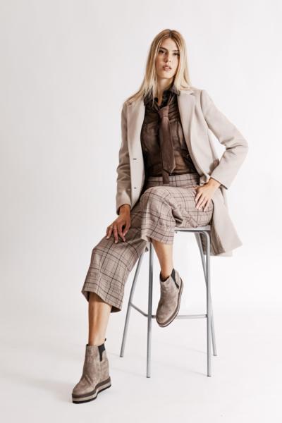 Botas beige femeninas elegantes venta al por mayor italiana