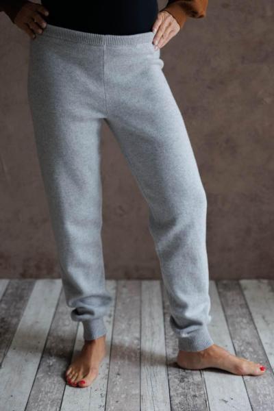 Pantaloni grigi in cachemire made in Italy per rivenditori