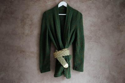 Cárdigan verde italiano de punto con cinturón tejido para revendedores