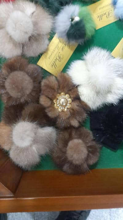 COSE BELLE - Элегантная меховая брошь 