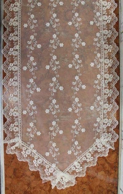 CREAZIONI ARTISTICHE - RUNNER IN LACE 