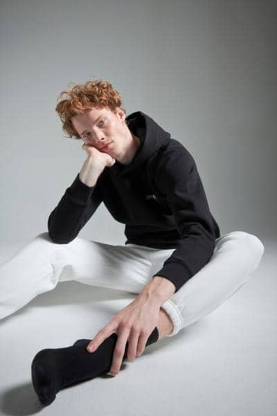 CRIS&MOT - Kapuzenpullover mit normaler Passform 