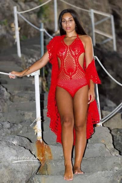 Стильный красный вязаный купальник, Сделано в Италии. Идеально для реселлеров.