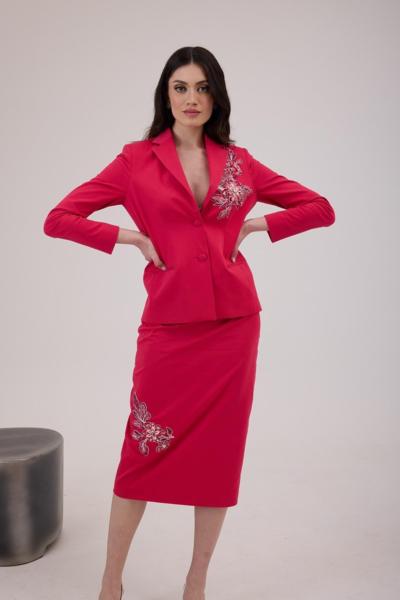 Completo italiano rosso con ricamo floreale per rivenditori