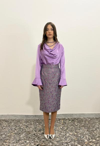 Blusa lilla elegante e gonna floreale made in Italy per rivenditori