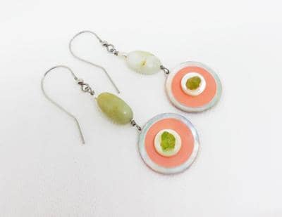 FEMELLE - pendiente 7, botones preciosos y piedras naturales