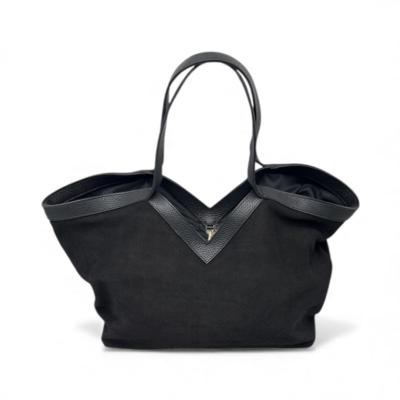 Black leather tote bag made in Italy for resellers