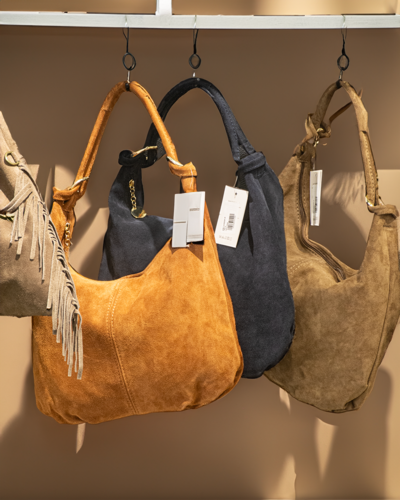 Bolsos de ante italianos para revendedores en varios colores