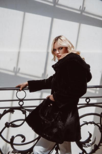 LUMIEREVE - Cappotto in pelliccia sintetica nera 