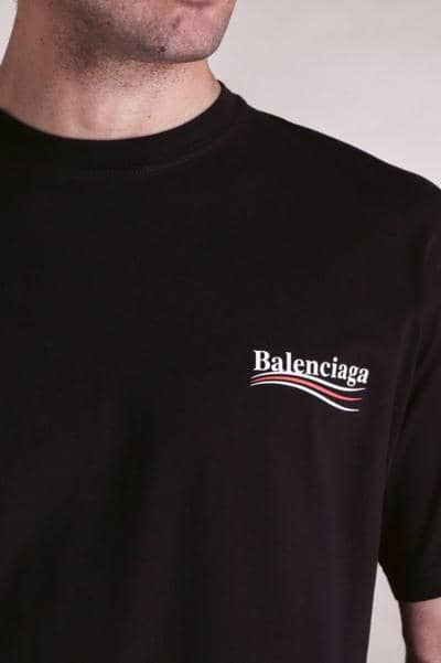 Camiseta preta Balenciaga para revendedores, made in Italy