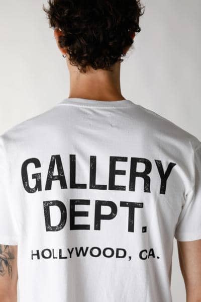 Camiseta branca Gallery Dept, fabricante italiano para revendedores