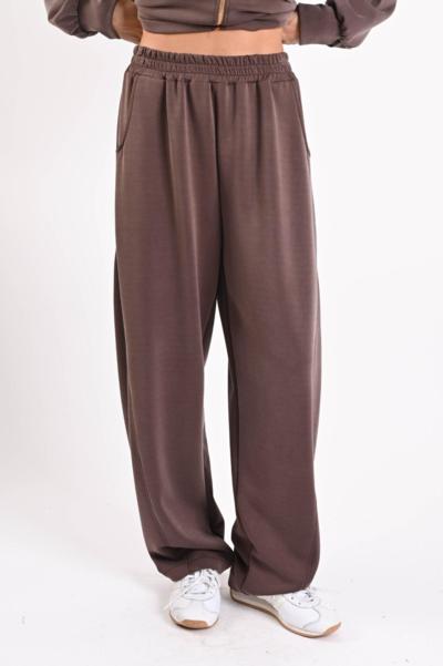 Pantalones casual marrones para revendedores fabricados en Italia