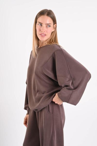 Italian made oversized brown sweatshirt for resellers