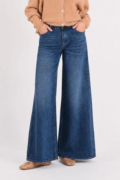 Italian wide-leg blue denim jeans for resellers