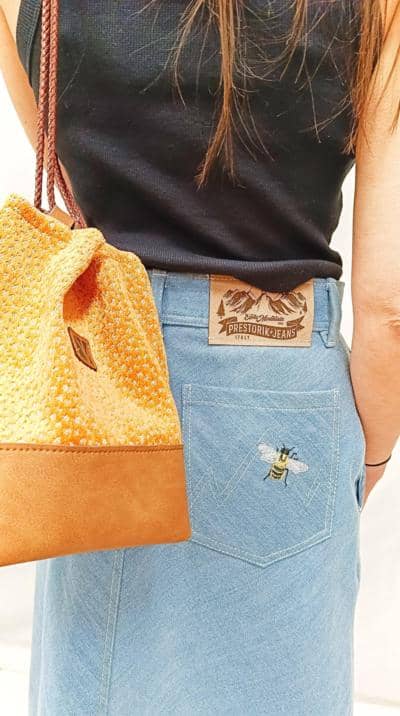 Falda vaquera italiana con bordado de abeja para mayoristas