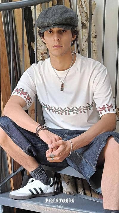 Camiseta italiana hecha a mano con estampado étnico para revendedores