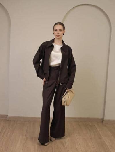 Traje negro de mujer italiano para revendedores al por mayor