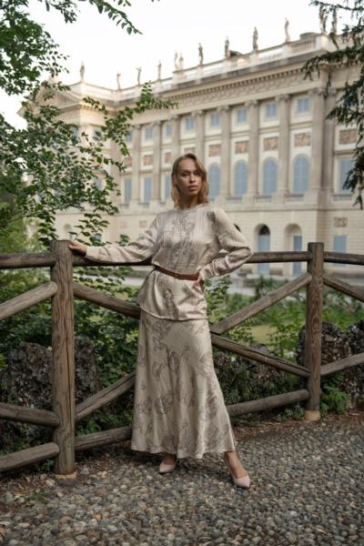 Elegant Italian dress for resellers with belt and pattern
