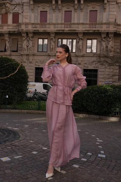 Elegant pink dress made in Italy for resellers