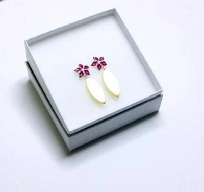 ROMANORE - PENDIENTES MADRE PERLA 