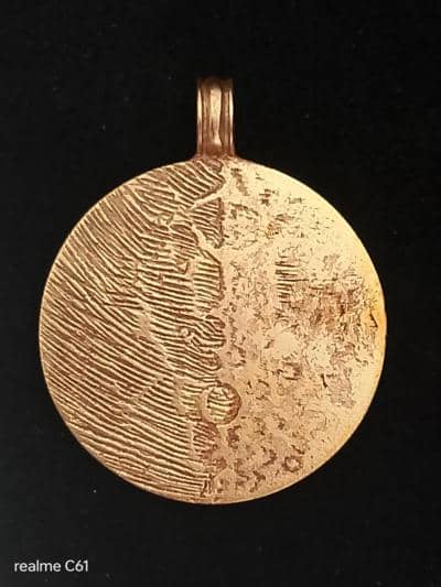 Colgante texturizado dorado made in Italy al por mayor