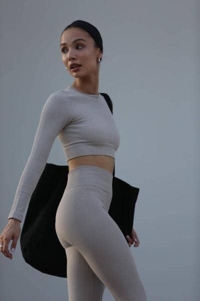 SIAWEAR - TOP CROPPED MANGA LARGA ACANALADOS 